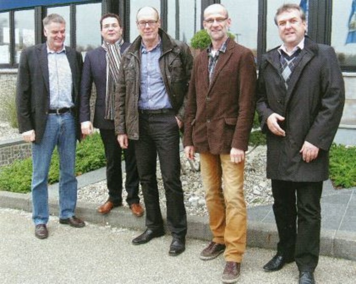Neue Alli­anz Part­ner (v.l.n.r.): Hart­mut Bütt­ner (WETON), Jür­gen Schulze (Nie­de­rer), Heinz Josef Roth (WETON), Dirk Schu­ma­cher (Carl Mül­ler Söhne) und Win­fried Scho­misch (Fa. ED-Baucenter) wäh­rend der jüngs­ten Sitzung.